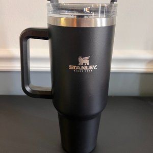 Stanley Adventure Quencher Flowstate Tumbler 40oz BLACK